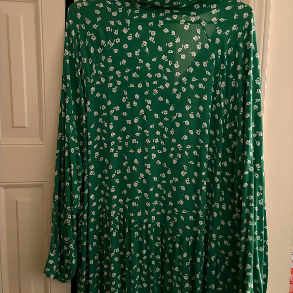 H&M flowy dress - Picture 7 of 8